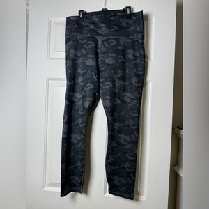 Fabletics Powerhold Camo Print Athletic Leggings Size XL